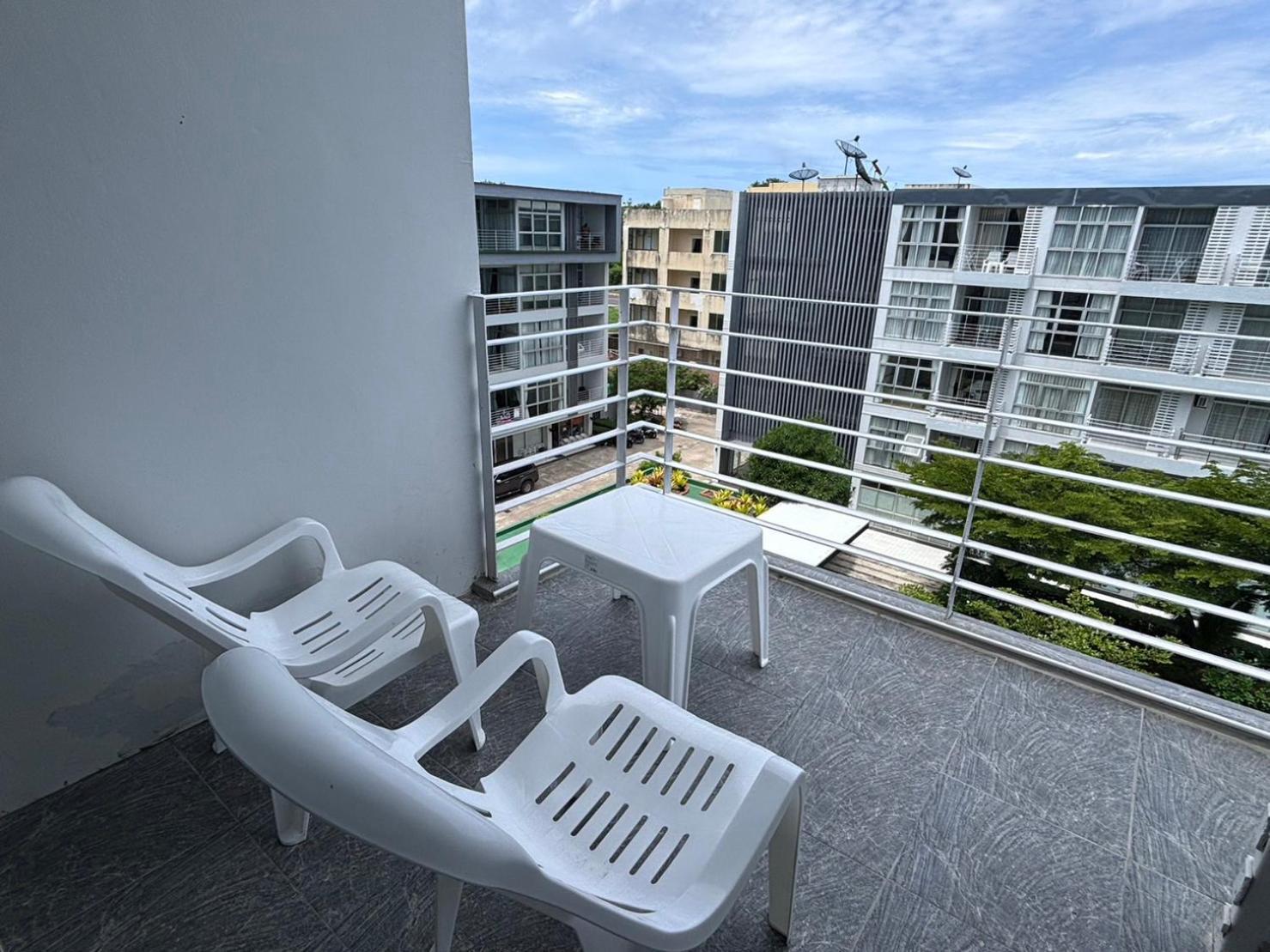 At Sea Condotel Ban Ko Kwang Luaran gambar