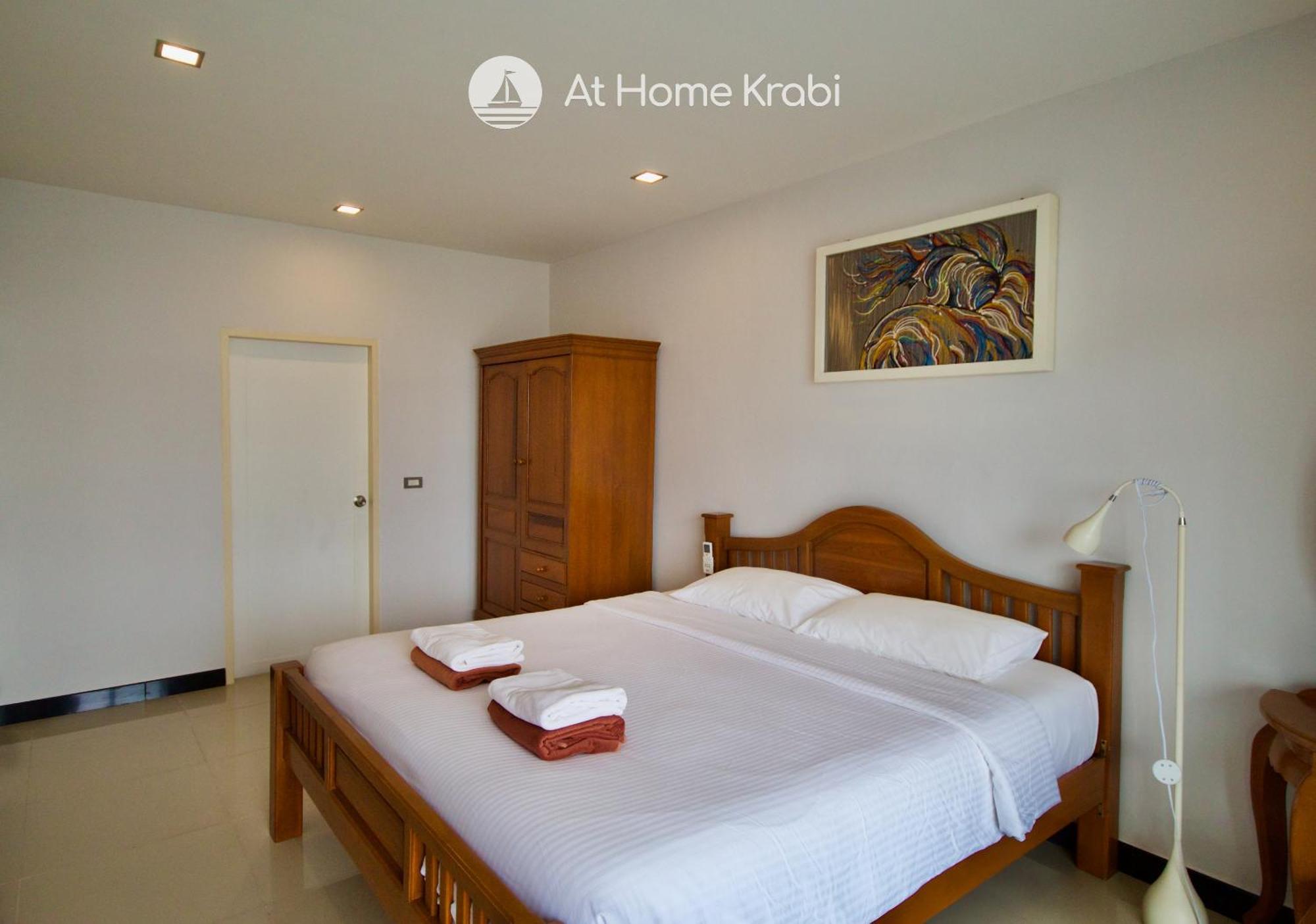 At Sea Condotel Ban Ko Kwang Bilik gambar